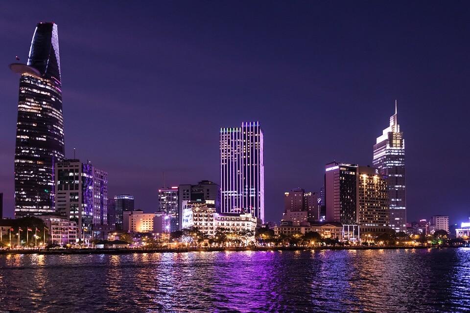 toponymie saigon vietnam skyline